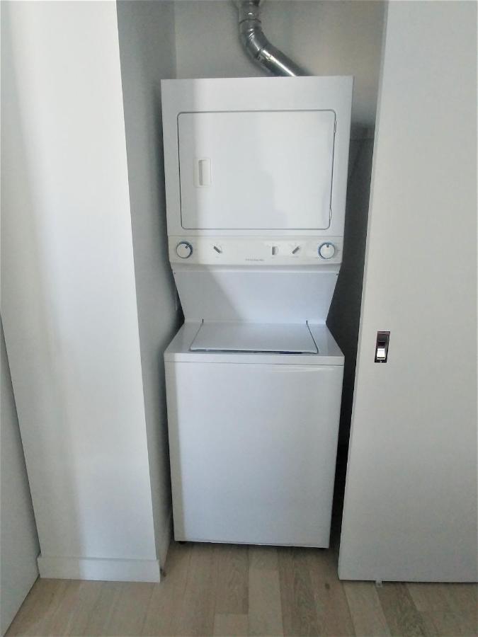 Luxury Skyline Condo In Downtown Free 24/7 Parking Winnipeg Kültér fotó